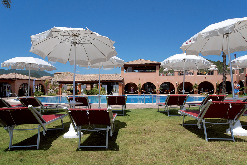 Itálie (Sardinie) - Hotel Alma Resort