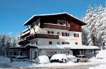 Hotel Valparol **