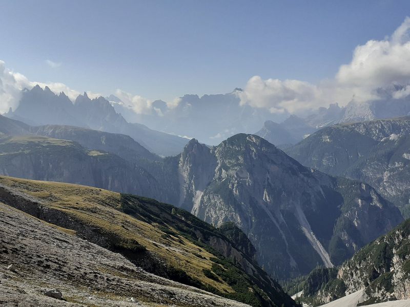 Výhled směrem na štíty Dolomit kolem Cortiny dˇAmpezzo