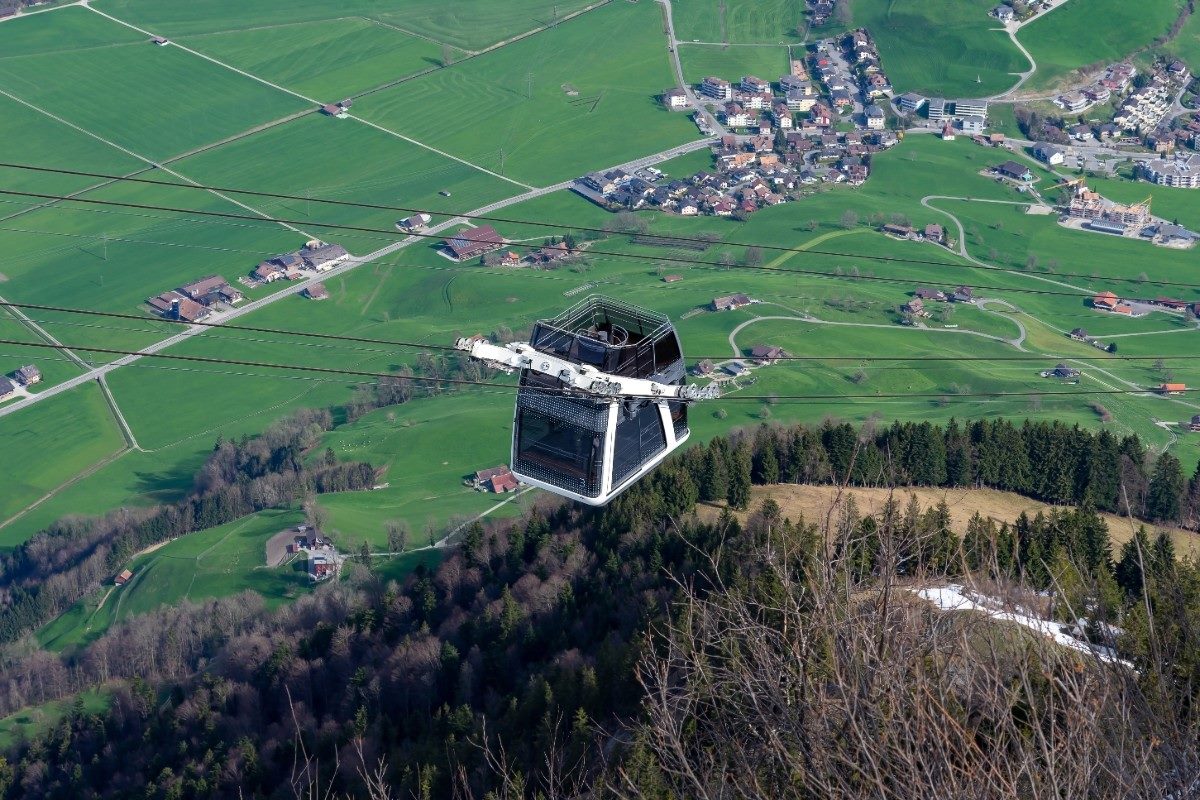 Lanovka CabriO pod vrcholek Stanserhornu