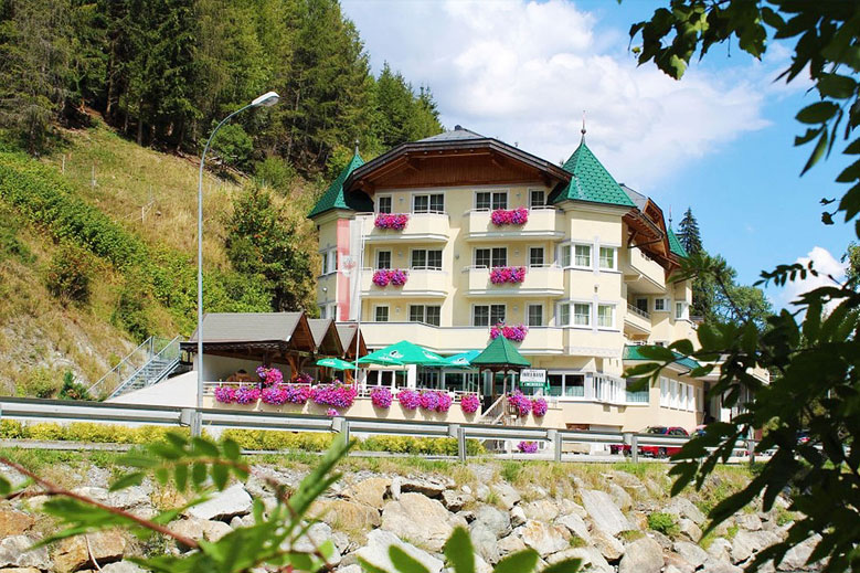 Hotel Höllroah